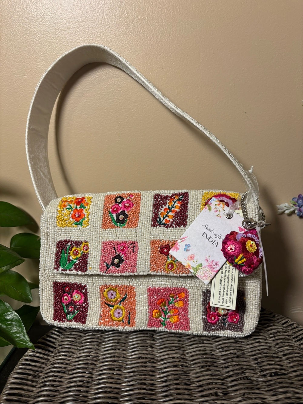 NWT Handcrafted Floral Beaded Shoulder Bag White Patchwork Seed Bead Purse India